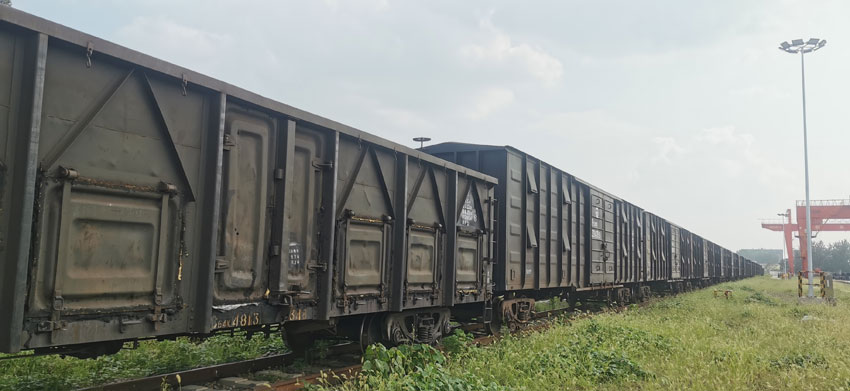 國(guó)鐵集團(tuán)南昌鐵路局首批集約化報(bào)廢處置19輛貨車進(jìn)場(chǎng)拆解